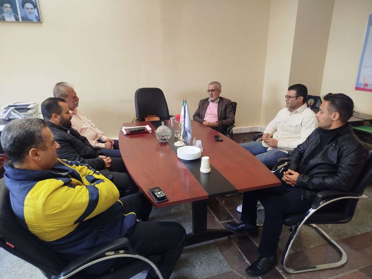 نشست هم‌اندیشی اعضای هیئت آمادگی جسمانی شهرستان با مسئول تربیت بدنی دانشجویان استان